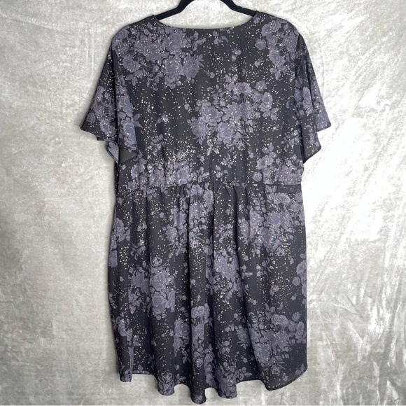 Torrid Floral With Pink Sparkle Top Faux Wrap Twist Front Hi Lo Tunic Top Size 2 - Picture 2 of 8